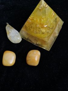 Цитрин и Жълт Яспис - Зодиакални камъни за Дева