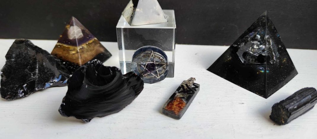 Камъни за защита от енергийни вампири